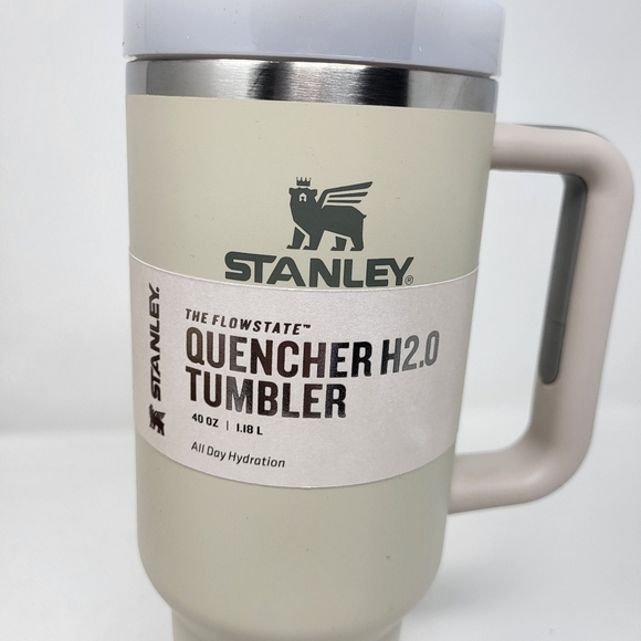 Stanley "The Quencher" H2.0 FlowState Tumbler Dune Soft‎ Matte 40 Oz New - Picture 2 of 8